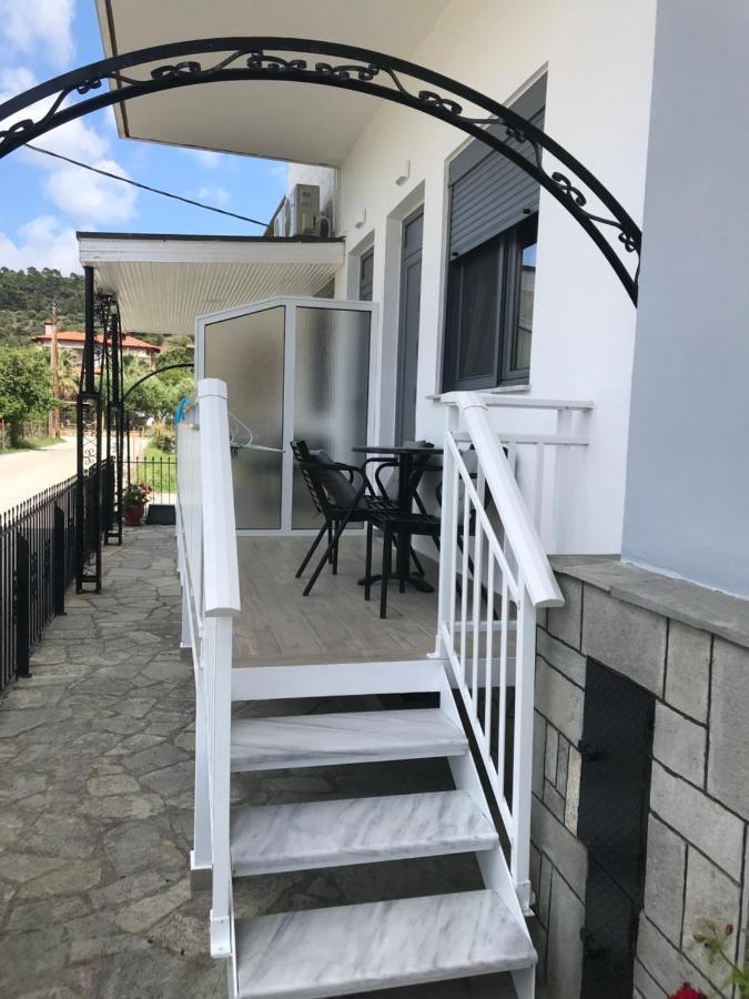 Savvas House Hotell Neos Marmaras Exteriör bild