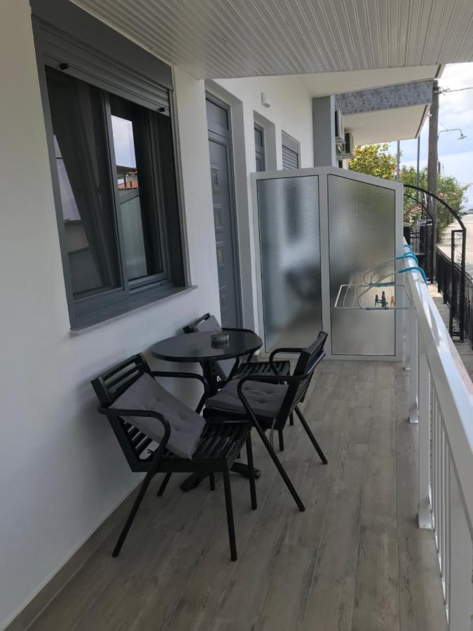 Savvas House Hotell Neos Marmaras Exteriör bild