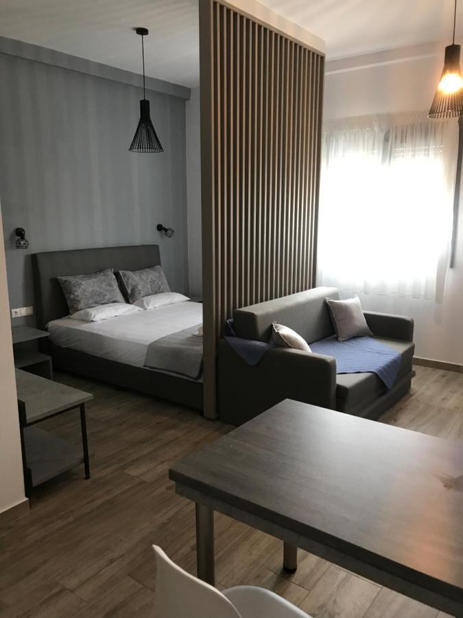 Savvas House Hotell Neos Marmaras Exteriör bild